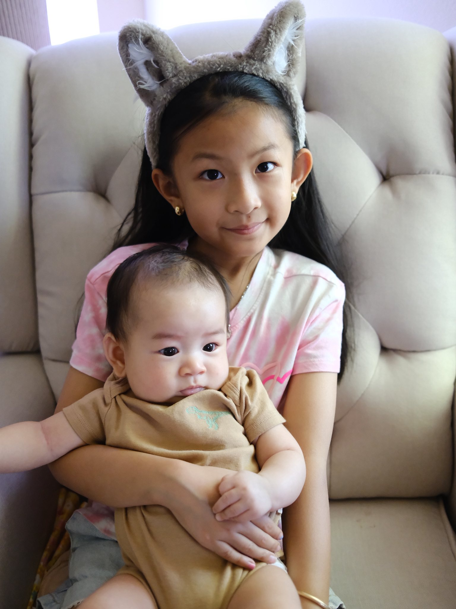Bình rượu mơ nhà "anh hai" Lam Trường và vợ kém 17 tuổi: Mới 8 tuổi đã cao vổng, chân dài thẳng tắp, tóc đen tuyền xinh yêu vô cùng!- Ảnh 10. Bình rượu mơ nhà "anh hai" Lam Trường và vợ kém 17 tuổi: Mới 8 tuổi đã cao vổng, chân dài thẳng tắp, tóc đen tuyền xinh yêu vô cùng!- Ảnh 10.