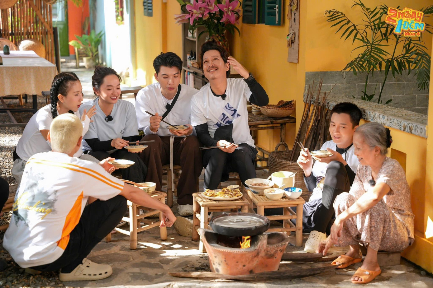 Show có Trường Giang, Lê Dương Bảo Lâm đáp trả- Ảnh 1. Show có Trường Giang, Lê Dương Bảo Lâm đáp trả- Ảnh 1.