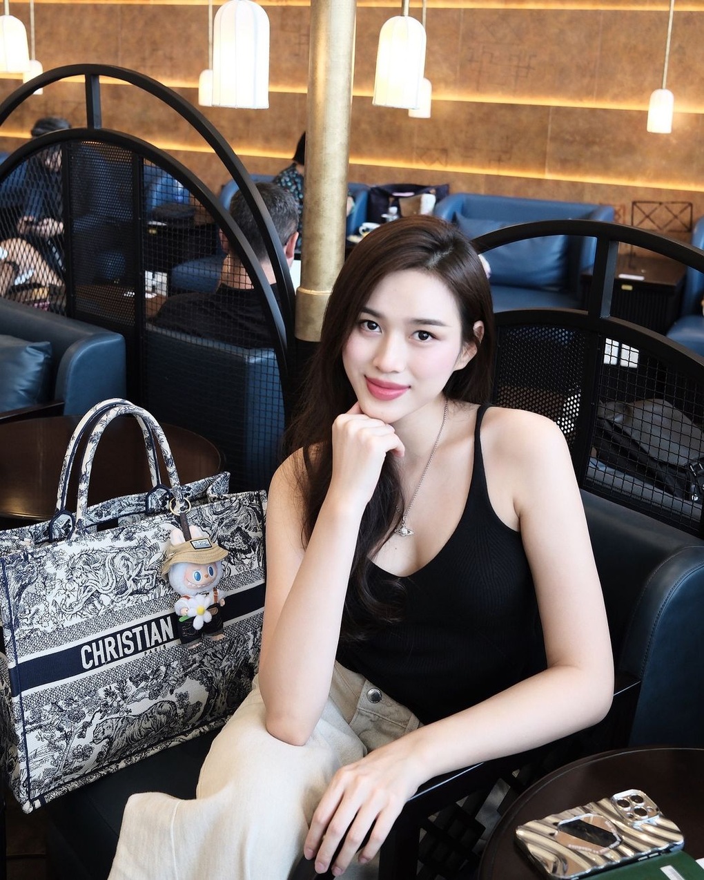 3 nàng hậu lấy thiếu gia hot nhất nhà Sen Vàng: Bí ẩn nhất là người 3 nàng hậu lấy thiếu gia hot nhất nhà Sen Vàng: Bí ẩn nhất là người