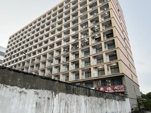 Cận cảnh "khu phức hợp lừa đảo lớn nhất Sihanoukville" ở Campuchia- Ảnh 3. Cận cảnh "khu phức hợp lừa đảo lớn nhất Sihanoukville" ở Campuchia- Ảnh 3.