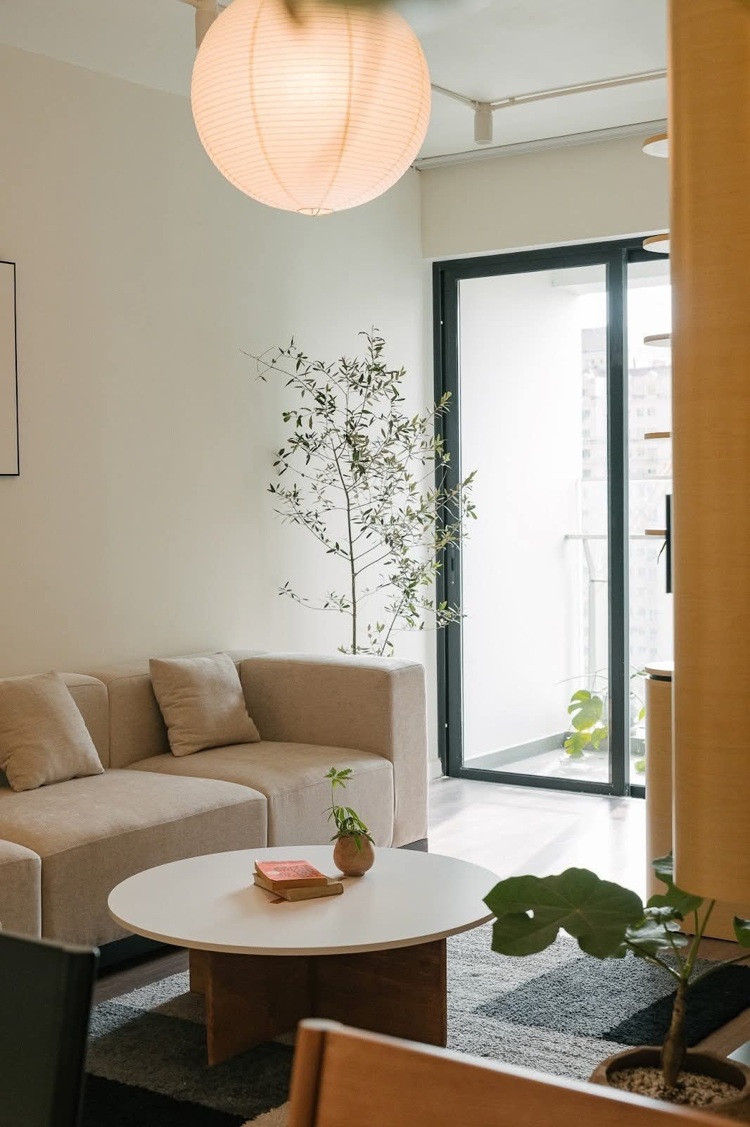 Căn hộ nhỏ 58m2 nhưng đủ đầy ấm cúng- Ảnh 3. Căn hộ nhỏ 58m2 nhưng đủ đầy ấm cúng- Ảnh 3.