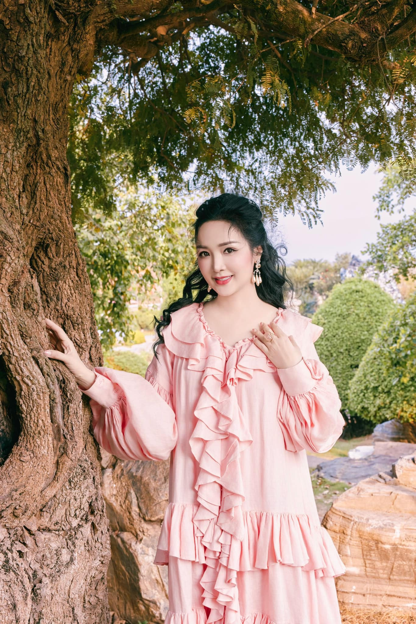 54 tuổi Giáng My vẫn xứng danh Hoa hậu không tuổi: Bí quyết trẻ hóa từ ăn uống gói gọn trong 3 từ đơn giản, ít tốn kém- Ảnh 3. 54 tuổi Giáng My vẫn xứng danh Hoa hậu không tuổi: Bí quyết trẻ hóa từ ăn uống gói gọn trong 3 từ đơn giản, ít tốn kém- Ảnh 3.