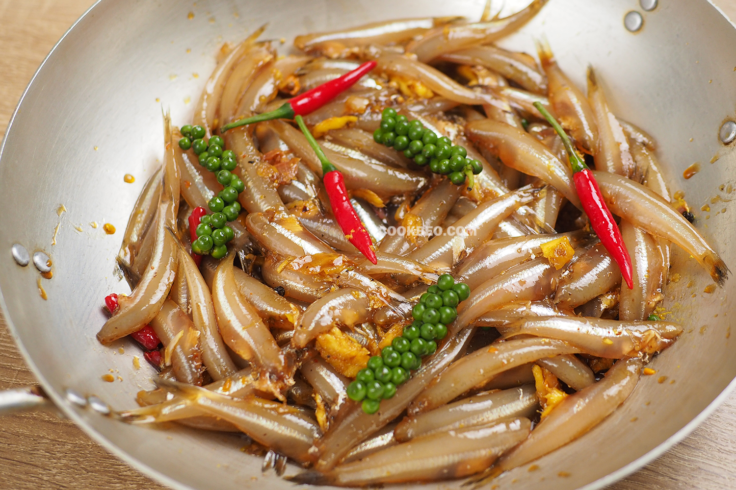 Loại cá được mệnh danh là "thức ăn cho cơm nhà nghèo", giá chỉ 10.000đ/kg, mình nhỏ nhưng cực nhiều chất- Ảnh 5. Loại cá được mệnh danh là "thức ăn cho cơm nhà nghèo", giá chỉ 10.000đ/kg, mình nhỏ nhưng cực nhiều chất- Ảnh 5.