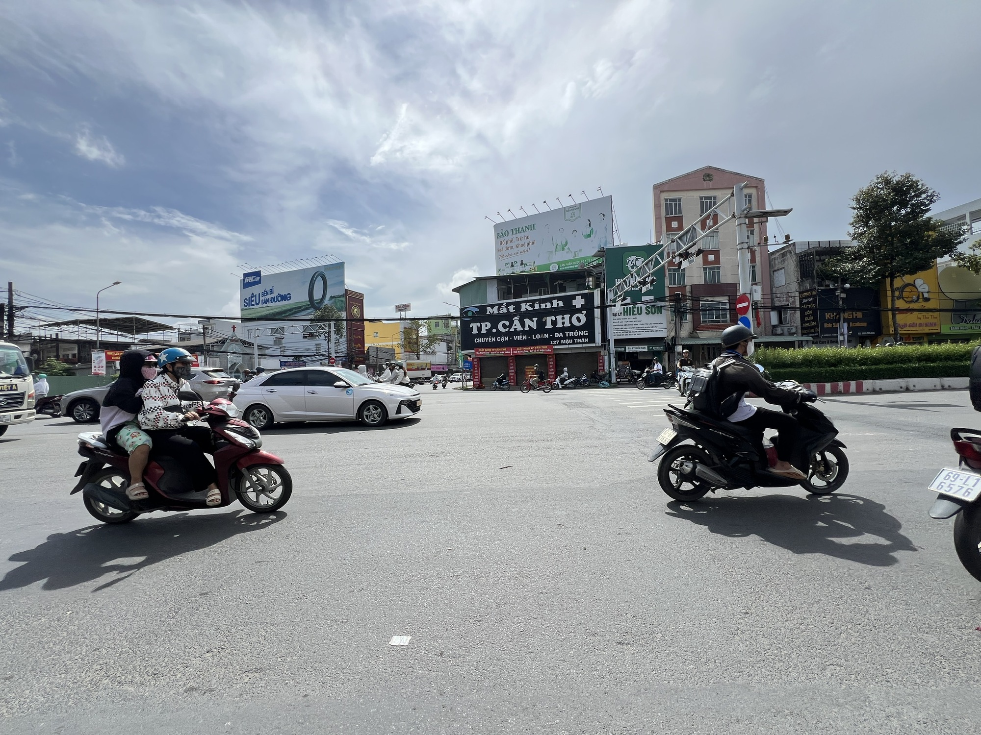 Hai dự án ngàn tỉ ở Cần Thơ: Tiền đã sẵn nhưng mặt bằng chưa có!- Ảnh 3. Hai dự án ngàn tỉ ở Cần Thơ: Tiền đã sẵn nhưng mặt bằng chưa có!- Ảnh 3.