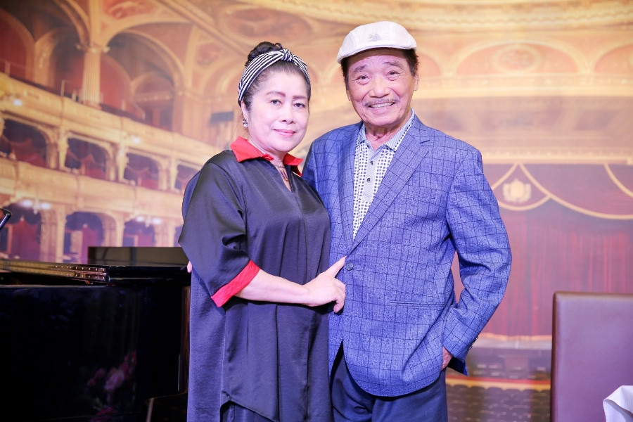 Vợ đều tên Ngà, yêu chồng hết mực của 2 nam nghệ sĩ là anh em ruột bị ung thư, 1 người di căn tới xương- Ảnh 3. Vợ đều tên Ngà, yêu chồng hết mực của 2 nam nghệ sĩ là anh em ruột bị ung thư, 1 người di căn tới xương- Ảnh 3.