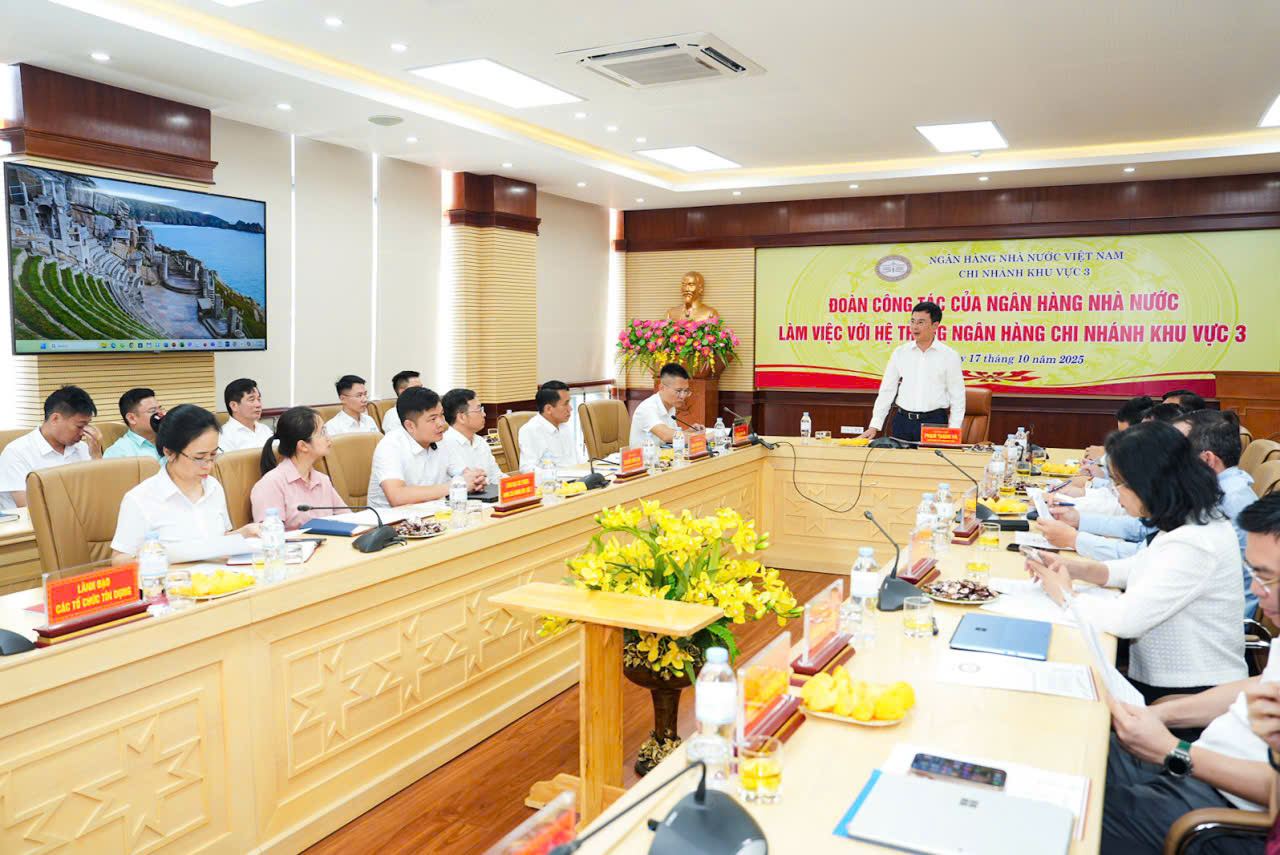 Phó Thống đốc Phạm Thanh Hà làm việc với hệ thống ngân hàng khu vực 3- Ảnh 1. Phó Thống đốc Phạm Thanh Hà làm việc với hệ thống ngân hàng khu vực 3- Ảnh 1.