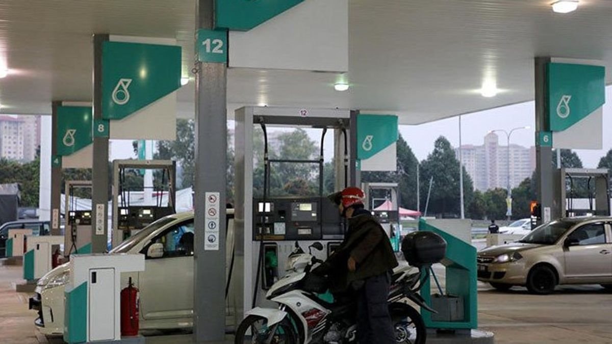 Nước Đông Nam Á có giá xăng chỉ 12.400 đồng/lít, rẻ hơn chai nước khoáng- Ảnh 1. Nước Đông Nam Á có giá xăng chỉ 12.400 đồng/lít, rẻ hơn chai nước khoáng- Ảnh 1.