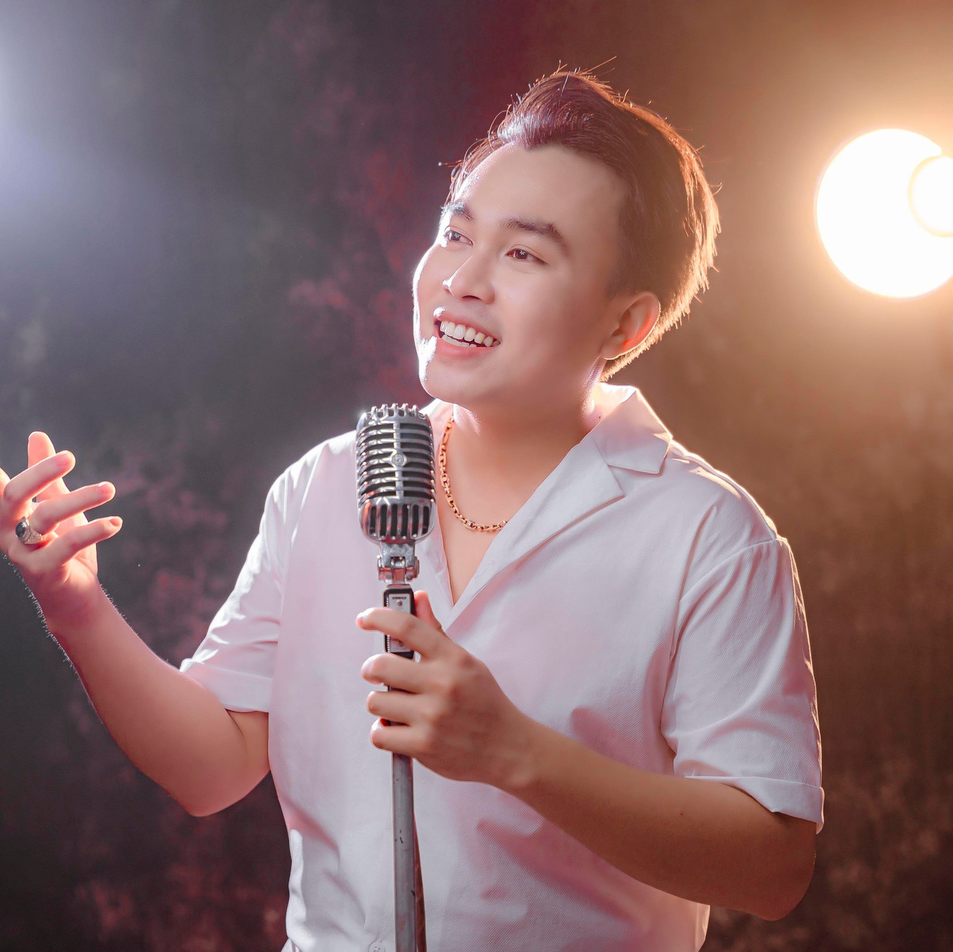 Giải mã cơn sốt 'lấy cây kim may đồ'- Ảnh 3. Giải mã cơn sốt 'lấy cây kim may đồ'- Ảnh 3.