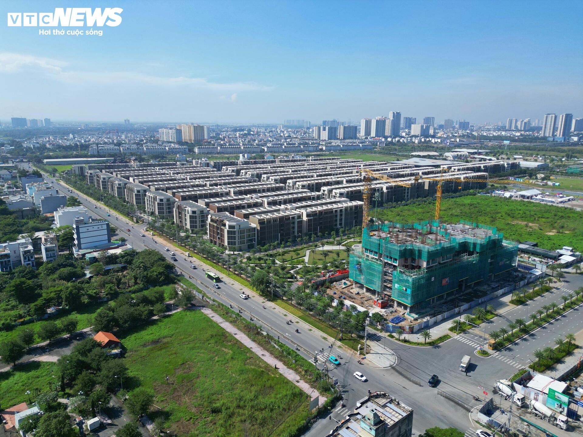 Cận cảnh đường Liên Phường sắp về đích, giảm áp lực giao thông khu Đông TP.HCM- Ảnh 14. Cận cảnh đường Liên Phường sắp về đích, giảm áp lực giao thông khu Đông TP.HCM- Ảnh 14.