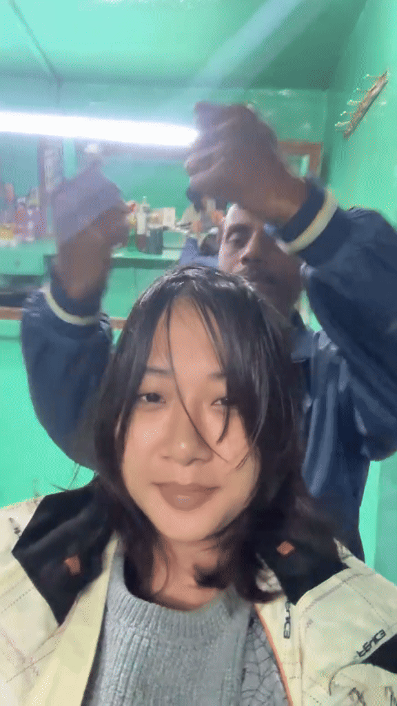 Gội đầu, massage cổ vai gáy ở Ấn Độ giá 45.000 đồng: Ở Việt Nam còn nghe tiếng "bốp, bốp"- Ảnh 4. Gội đầu, massage cổ vai gáy ở Ấn Độ giá 45.000 đồng: Ở Việt Nam còn nghe tiếng "bốp, bốp"- Ảnh 4.