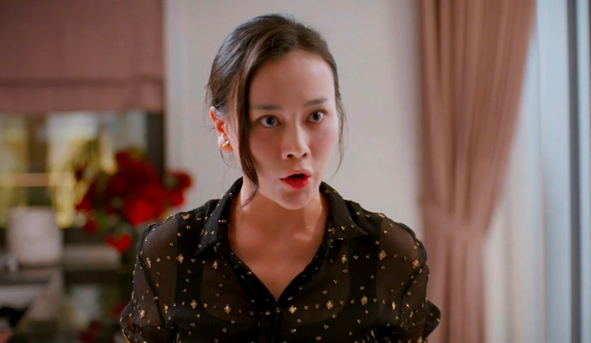Gánh nặng của Phương Oanh- Ảnh 1. Gánh nặng của Phương Oanh- Ảnh 1.