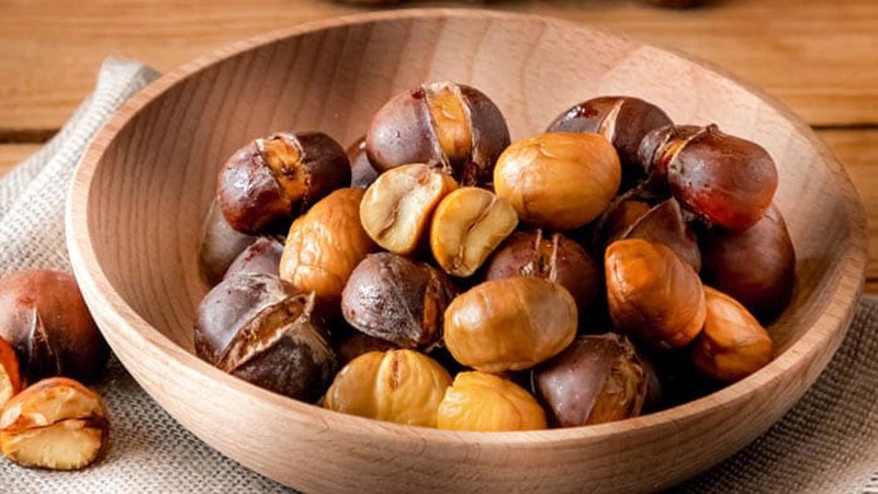 "Vua của trái cây khô" đang vào mùa, tốt ngang nhân sâm thuốc bổ, giá hơn 50.000 đồng/kg- Ảnh 2. "Vua của trái cây khô" đang vào mùa, tốt ngang nhân sâm thuốc bổ, giá hơn 50.000 đồng/kg- Ảnh 2.