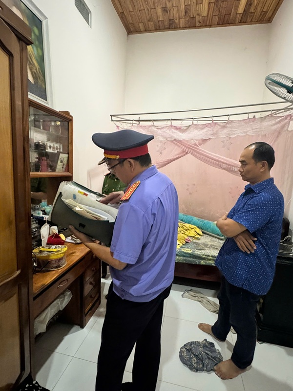 Khám xét nơi ở, bắt giam  Hồ Thị Mỹ Hạnh- Ảnh 2.