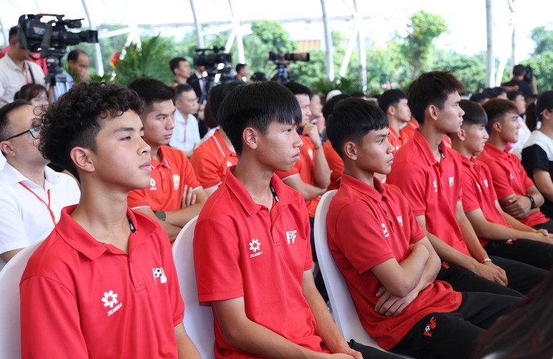 Tổng Bí thư Tô Lâm dự lễ khởi công xây dựng sân vận động hiện đại nhất Việt Nam- Ảnh 5. Tổng Bí thư Tô Lâm dự lễ khởi công xây dựng sân vận động hiện đại nhất Việt Nam- Ảnh 5.