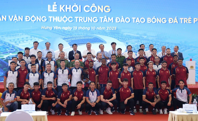 Tổng Bí thư Tô Lâm dự lễ khởi công xây dựng sân vận động hiện đại nhất Việt Nam- Ảnh 10. Tổng Bí thư Tô Lâm dự lễ khởi công xây dựng sân vận động hiện đại nhất Việt Nam- Ảnh 10.