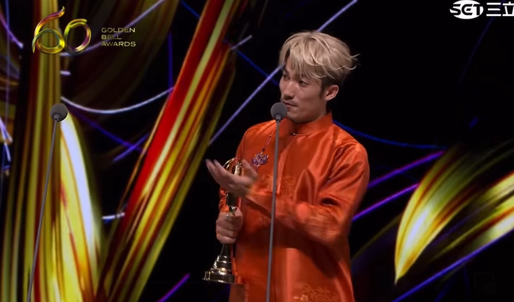 HOT: Lần đầu có diễn viên Việt Nam thắng Thị đế Kim Chung, mặc áo dài lên nhận giải trông oách vô cùng- Ảnh 3. HOT: Lần đầu có diễn viên Việt Nam thắng Thị đế Kim Chung, mặc áo dài lên nhận giải trông oách vô cùng- Ảnh 3.