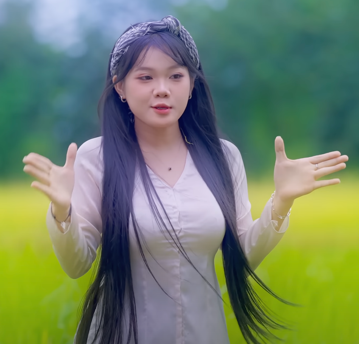 Giải mã cơn sốt 'lấy cây kim may đồ'- Ảnh 2. Giải mã cơn sốt 'lấy cây kim may đồ'- Ảnh 2.