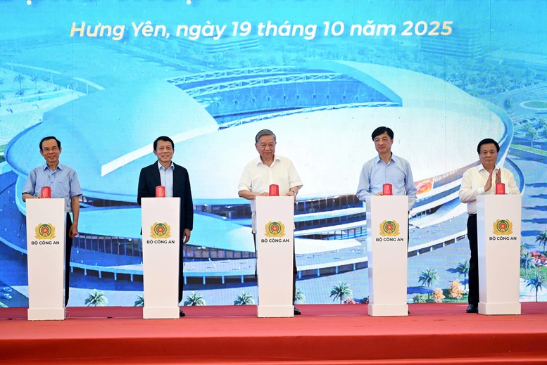 Tổng Bí thư Tô Lâm dự lễ khởi công xây dựng sân vận động hiện đại nhất Việt Nam- Ảnh 9. Tổng Bí thư Tô Lâm dự lễ khởi công xây dựng sân vận động hiện đại nhất Việt Nam- Ảnh 9.