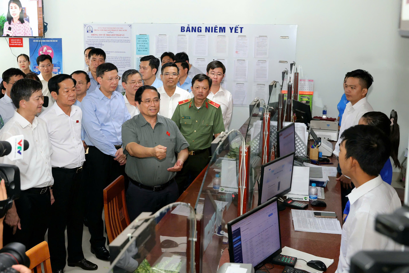 Thủ tướng kiểm tra bệnh viện chậm tiến độ, nhà ở xã hội ở Cần Thơ- Ảnh 4. Thủ tướng kiểm tra bệnh viện chậm tiến độ, nhà ở xã hội ở Cần Thơ- Ảnh 4.