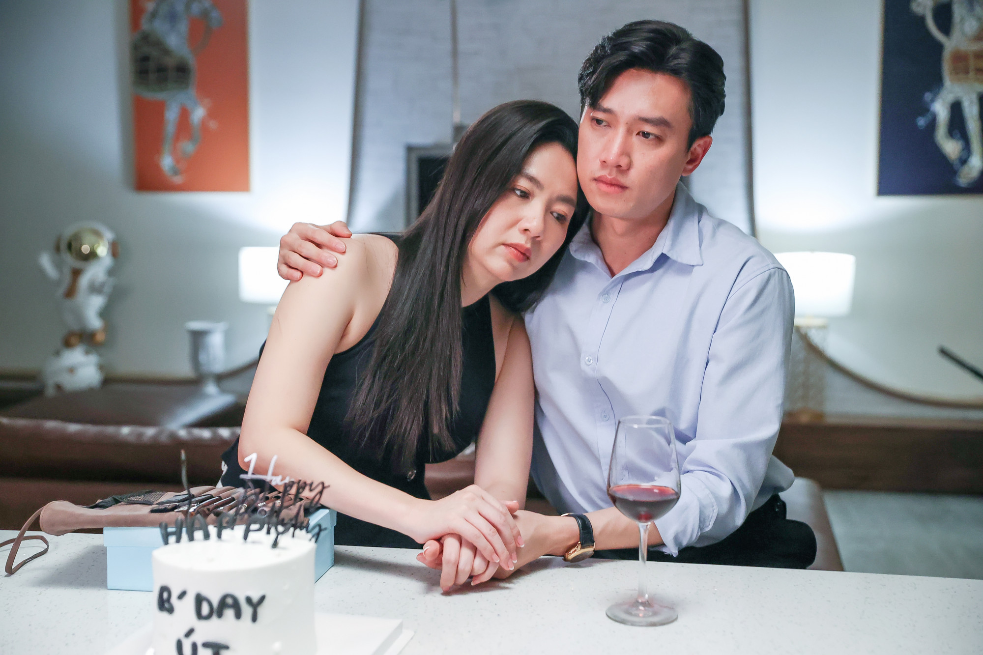 Việt Nam có 1 tổng tài vừa đẹp vừa giàu ngang ngửa Trần Vỹ Đình: Ở biệt thự 7000m2, trẻ mãi không già suốt 15 năm- Ảnh 1. Việt Nam có 1 tổng tài vừa đẹp vừa giàu ngang ngửa Trần Vỹ Đình: Ở biệt thự 7000m2, trẻ mãi không già suốt 15 năm- Ảnh 1.