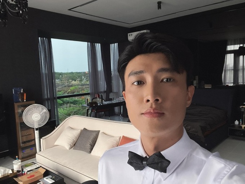 Việt Nam có 1 tổng tài vừa đẹp vừa giàu ngang ngửa Trần Vỹ Đình: Ở biệt thự 7000m2, trẻ mãi không già suốt 15 năm- Ảnh 8. Việt Nam có 1 tổng tài vừa đẹp vừa giàu ngang ngửa Trần Vỹ Đình: Ở biệt thự 7000m2, trẻ mãi không già suốt 15 năm- Ảnh 8.