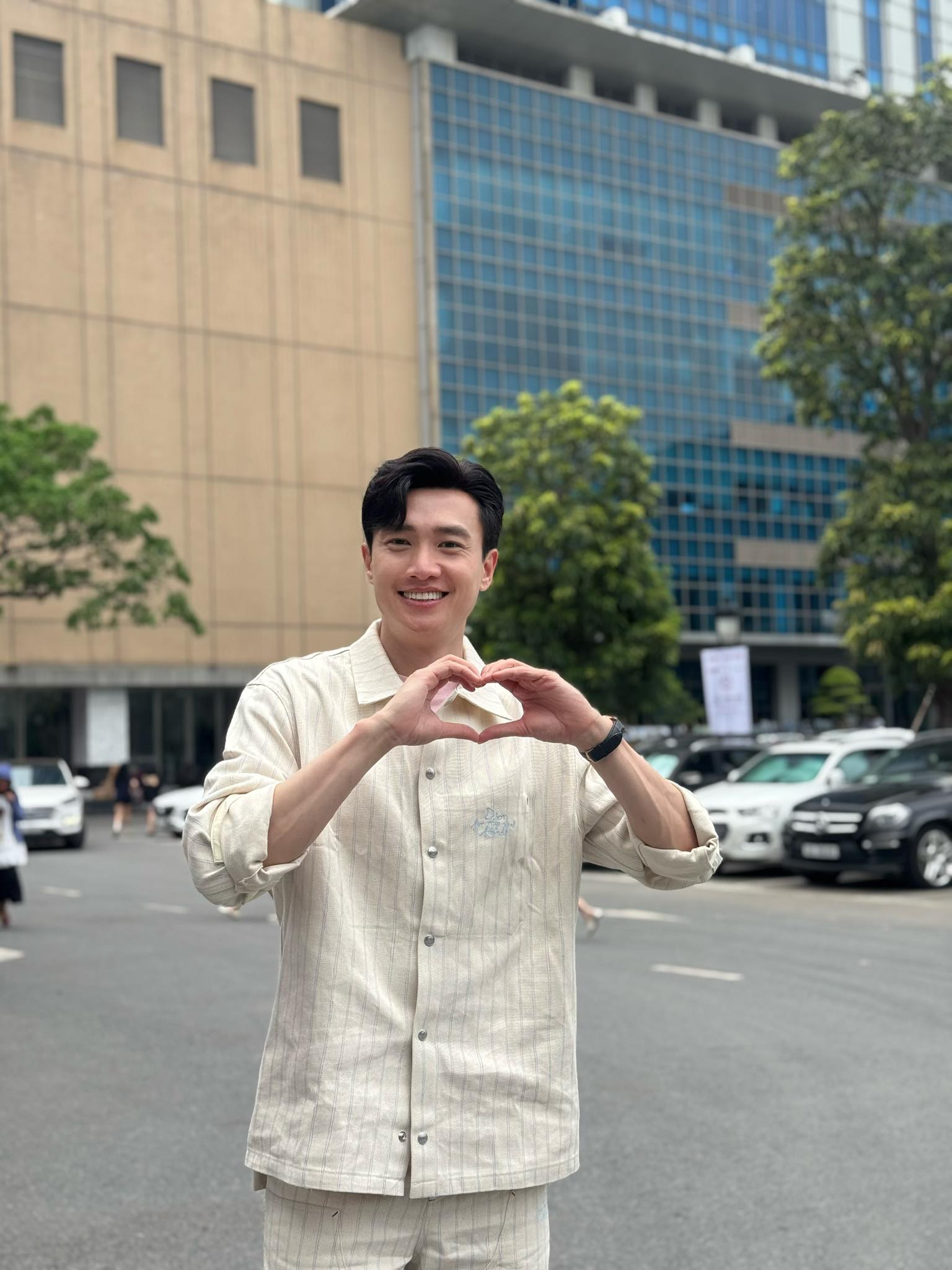 Việt Nam có 1 tổng tài vừa đẹp vừa giàu ngang ngửa Trần Vỹ Đình: Ở biệt thự 7000m2, trẻ mãi không già suốt 15 năm- Ảnh 10. Việt Nam có 1 tổng tài vừa đẹp vừa giàu ngang ngửa Trần Vỹ Đình: Ở biệt thự 7000m2, trẻ mãi không già suốt 15 năm- Ảnh 10.