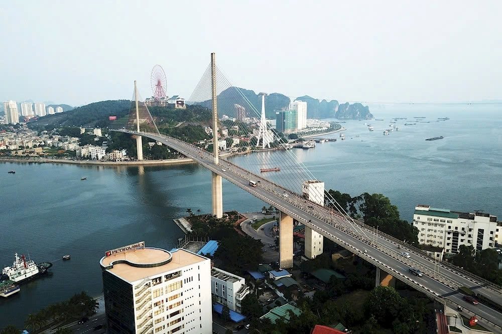 Chủ tịch Đạt Phương tiết lộ cột mốc khởi nghiệp quan trọng: 300 công nhân tham gia thi công cầu Bãi Cháy 2.100 tỷ với công nghệ phức tạp, chưa từng có ở Việt Nam- Ảnh 1.