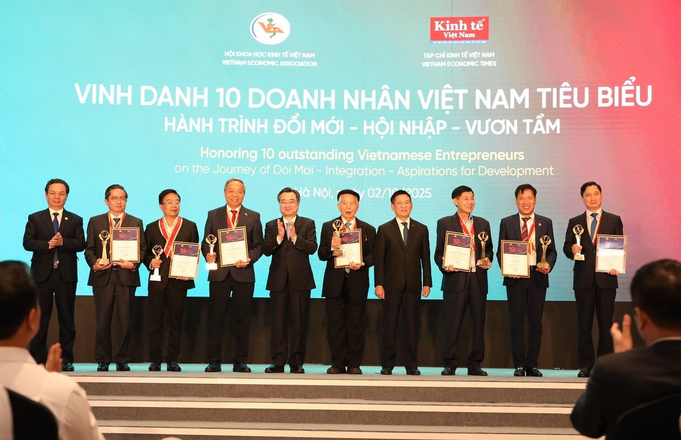 Chủ tịch CMC: Chúng tôi sẽ ki…