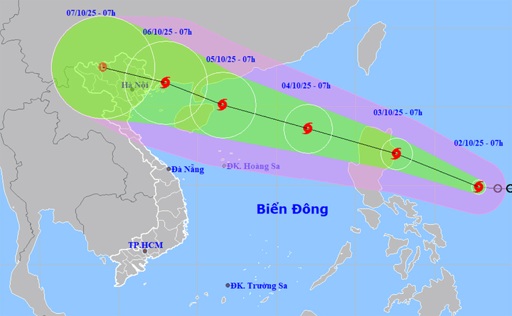 Bão Matmo cách Biển Đông 650km, đầu tuần tới ảnh hưởng trực tiếp miền Bắc- Ảnh 1. Bão Matmo cách Biển Đông 650km, đầu tuần tới ảnh hưởng trực tiếp miền Bắc- Ảnh 1.