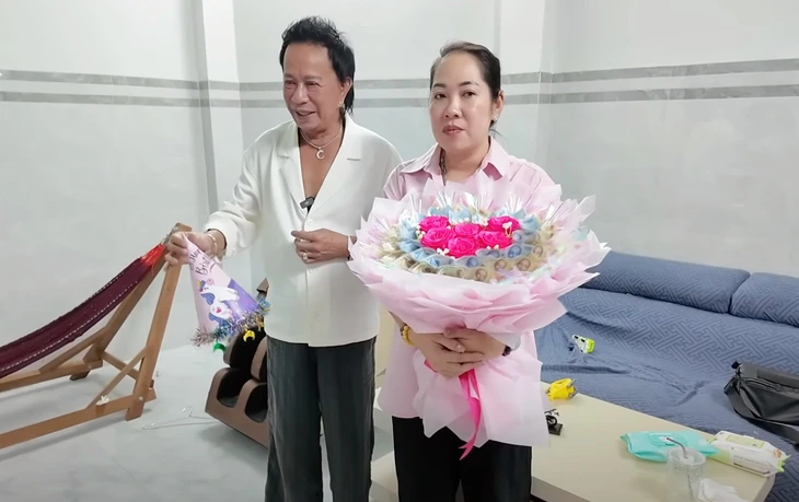 Nhan sắc vợ 3, kém 29 tuổi của “vua hài” từng cầm 300 cây vàng mua siêu xe, giờ bán cơm tấm- Ảnh 11. Nhan sắc vợ 3, kém 29 tuổi của “vua hài” từng cầm 300 cây vàng mua siêu xe, giờ bán cơm tấm- Ảnh 11.