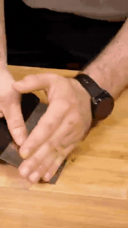 Chàng Tây mê mẩn ẩm thực Việt: Chăm chỉ nấu ăn ở nhà, món gì cũng "dám" thử, kỹ năng "chuẩn cơm mẹ nấu" khiến người Việt xem cũng phải trầm trồ- Ảnh 18.