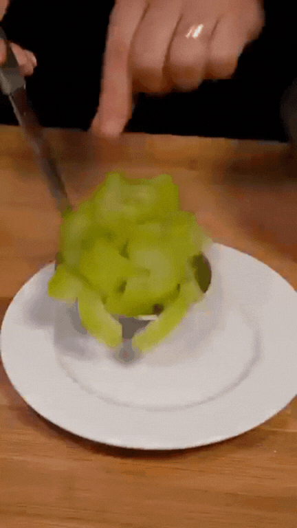 Chàng Tây mê mẩn ẩm thực Việt: Chăm chỉ nấu ăn ở nhà, món gì cũng "dám" thử, kỹ năng "chuẩn cơm mẹ nấu" khiến người Việt xem cũng phải trầm trồ- Ảnh 16.