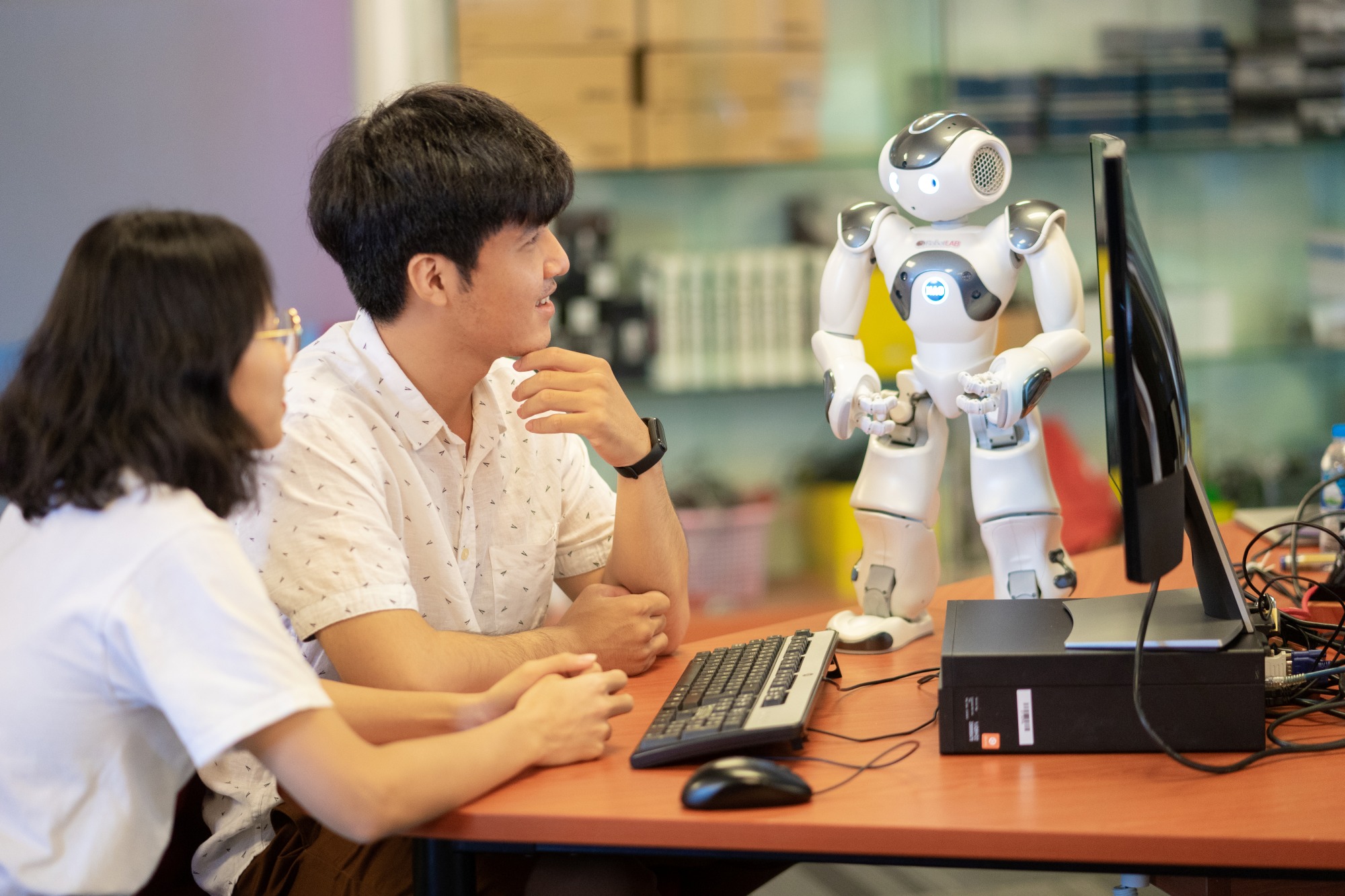 TS RMIT: Việt Nam đang đứng trước cơ hội “nhảy vọt” 25 năm trong lĩnh vực robot, VinFast và Vinamilk đã nhập cuộc- Ảnh 3. TS RMIT: Việt Nam đang đứng trước cơ hội “nhảy vọt” 25 năm trong lĩnh vực robot, VinFast và Vinamilk đã nhập cuộc- Ảnh 3.