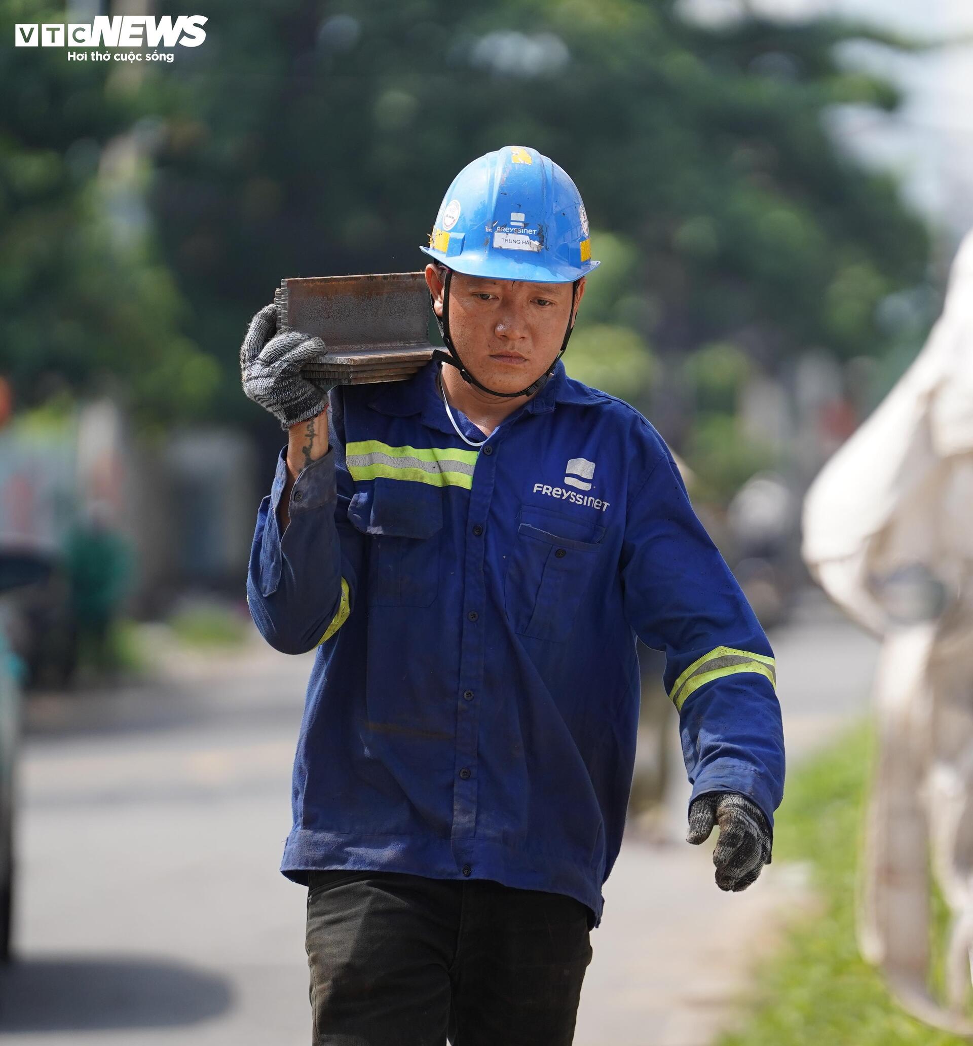 Cận cảnh cầu Bình Triệu 1 nặng 11.000 tấn sau khi được nâng thêm 1,08 m- Ảnh 4.