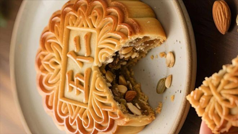 Chủ tiệm bánh nói thẳng: Người khôn ngoan phải xem kỹ lắm mới mua 4 loại bánh trung thu này- Ảnh 2.