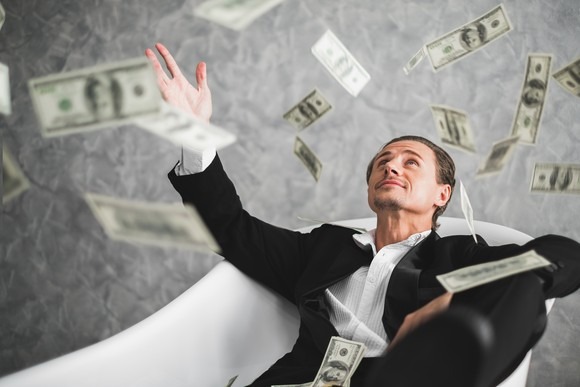 0,006% người giàu nhất thế giới chi 300 tỷ USD/năm cho việc gì?- Ảnh 1. 0,006% người giàu nhất thế giới chi 300 tỷ USD/năm cho việc gì?- Ảnh 1.