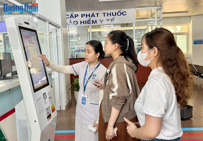 Y tế số ưu tiên phục vụ người bệnh- Ảnh 1. Y tế số ưu tiên phục vụ người bệnh- Ảnh 1.