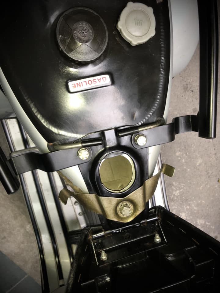 30 năm tuổi, Vespa PX150E vẫn được rao bán 170 triệu đồng, gấp đôi Honda SH- Ảnh 8. 30 năm tuổi, Vespa PX150E vẫn được rao bán 170 triệu đồng, gấp đôi Honda SH- Ảnh 8.