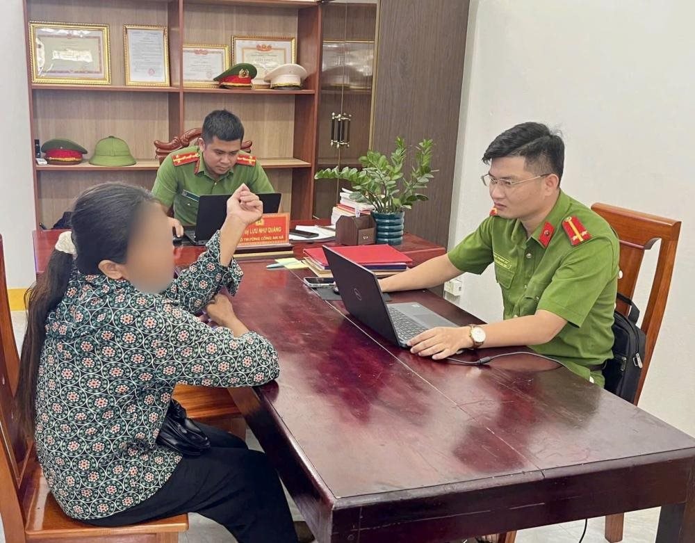 Sau cuộc gọi từ SĐT 0528.015.229, tài khoản Vietcombank của người phụ nữ 48 tuổi không thể truy cập: Gần 400 triệu đồng bị công an phong tỏa- Ảnh 1. Sau cuộc gọi từ SĐT 0528.015.229, tài khoản Vietcombank của người phụ nữ 48 tuổi không thể truy cập: Gần 400 triệu đồng bị công an phong tỏa- Ảnh 1.