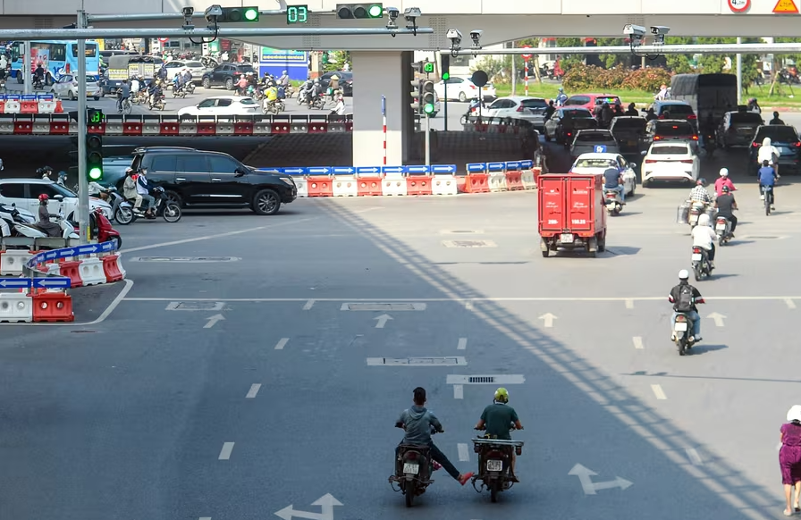 Hà Nội: Thêm nhiều tuyến đường được lắp đặt camera AI phạt nguội- Ảnh 1.