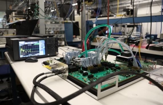 OpenAI sắp trở thành công ty AI đầu tiên kiểm soát toàn bộ chuỗi giá trị, màn hợp tác tỷ USD với Broadcom khiến Nvidia 'khóc thét'- Ảnh 2. OpenAI sắp trở thành công ty AI đầu tiên kiểm soát toàn bộ chuỗi giá trị, màn hợp tác tỷ USD với Broadcom khiến Nvidia 'khóc thét'- Ảnh 2.