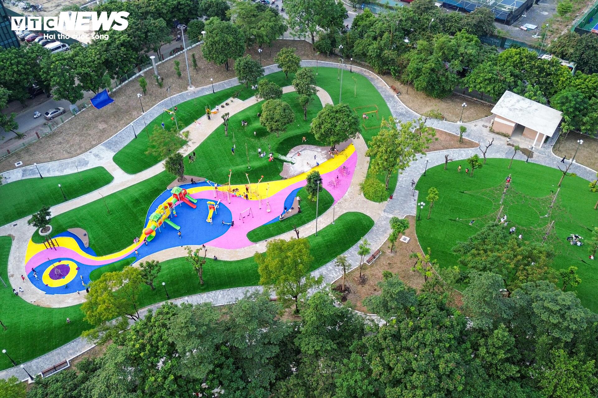 Được đầu tư cải tạo 66 tỷ đồng, công viên ở Hà Nội khang trang, khác lạ- Ảnh 7. Được đầu tư cải tạo 66 tỷ đồng, công viên ở Hà Nội khang trang, khác lạ- Ảnh 7.