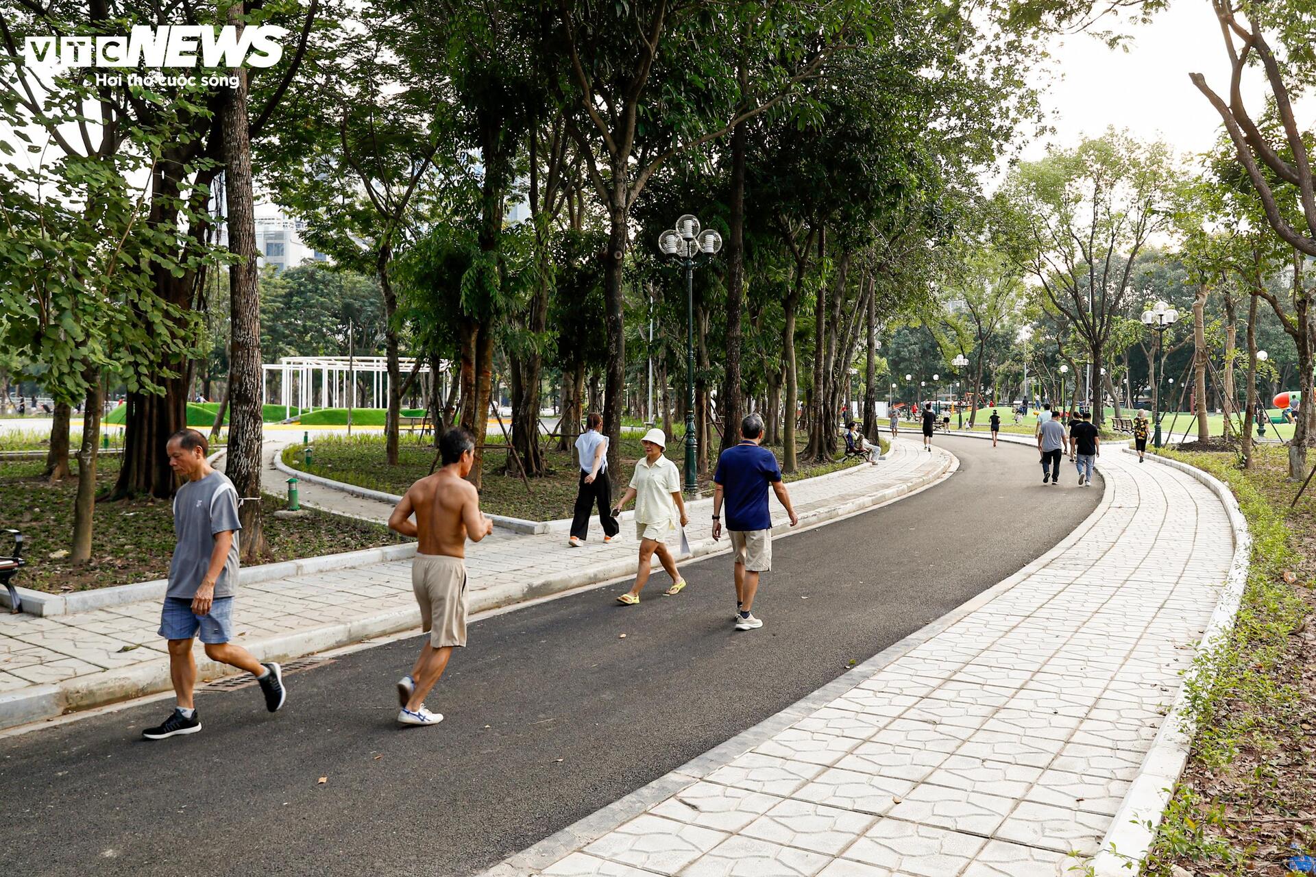 Được đầu tư cải tạo 66 tỷ đồng, công viên ở Hà Nội khang trang, khác lạ- Ảnh 16. Được đầu tư cải tạo 66 tỷ đồng, công viên ở Hà Nội khang trang, khác lạ- Ảnh 16.