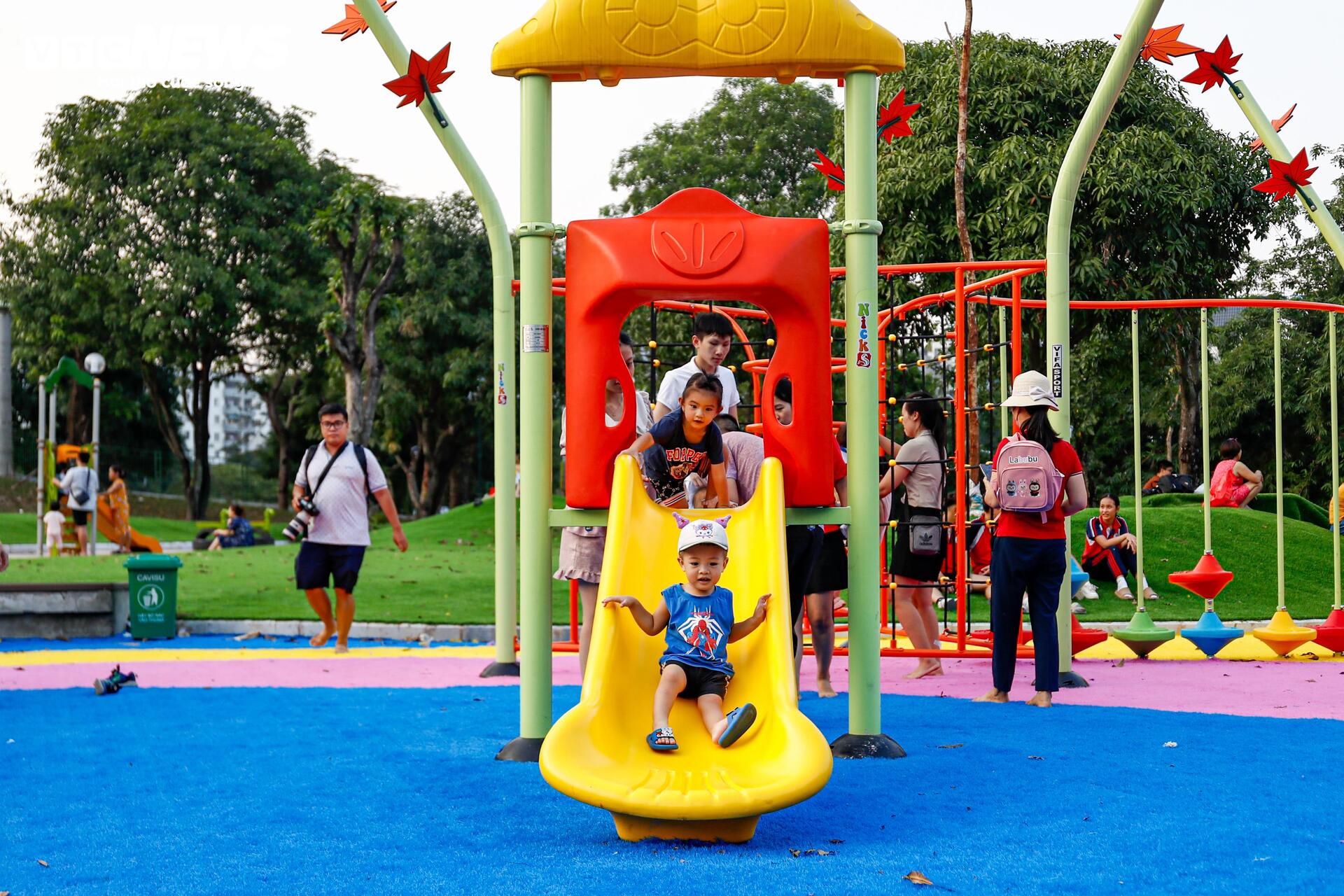 Được đầu tư cải tạo 66 tỷ đồng, công viên ở Hà Nội khang trang, khác lạ- Ảnh 13. Được đầu tư cải tạo 66 tỷ đồng, công viên ở Hà Nội khang trang, khác lạ- Ảnh 13.