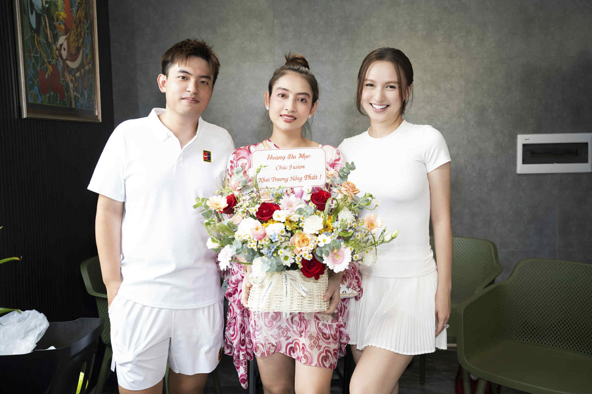 Phú bà Sài thành mở cụm 8 sân Pick cho gia đình chơi: "Tôi dạy con dâu yêu thương là lan tỏa chứ không phải hy sinh"- Ảnh 5. Phú bà Sài thành mở cụm 8 sân Pick cho gia đình chơi: "Tôi dạy con dâu yêu thương là lan tỏa chứ không phải hy sinh"- Ảnh 5.