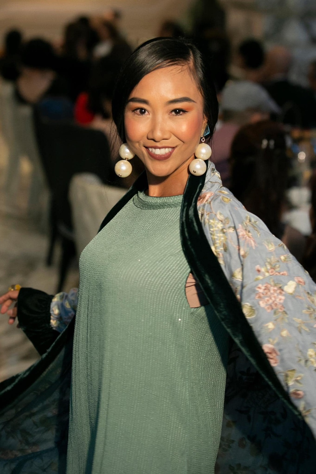 Nữ ca sĩ Việt huỷ hôn phút chót: Thất tình bay sang Na Uy nằm khóc, cưới với chồng Tây cao 1m9- Ảnh 8. Nữ ca sĩ Việt huỷ hôn phút chót: Thất tình bay sang Na Uy nằm khóc, cưới với chồng Tây cao 1m9- Ảnh 8.