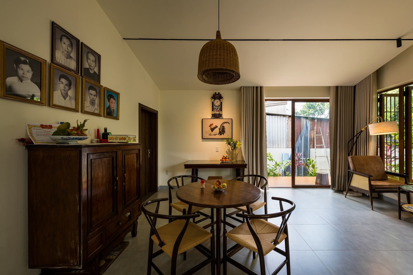 Thiết kế ngôi nhà 80m2 đầy ắp 'ký ức' con gái tặng mẹ- Ảnh 8. Thiết kế ngôi nhà 80m2 đầy ắp 'ký ức' con gái tặng mẹ- Ảnh 8.