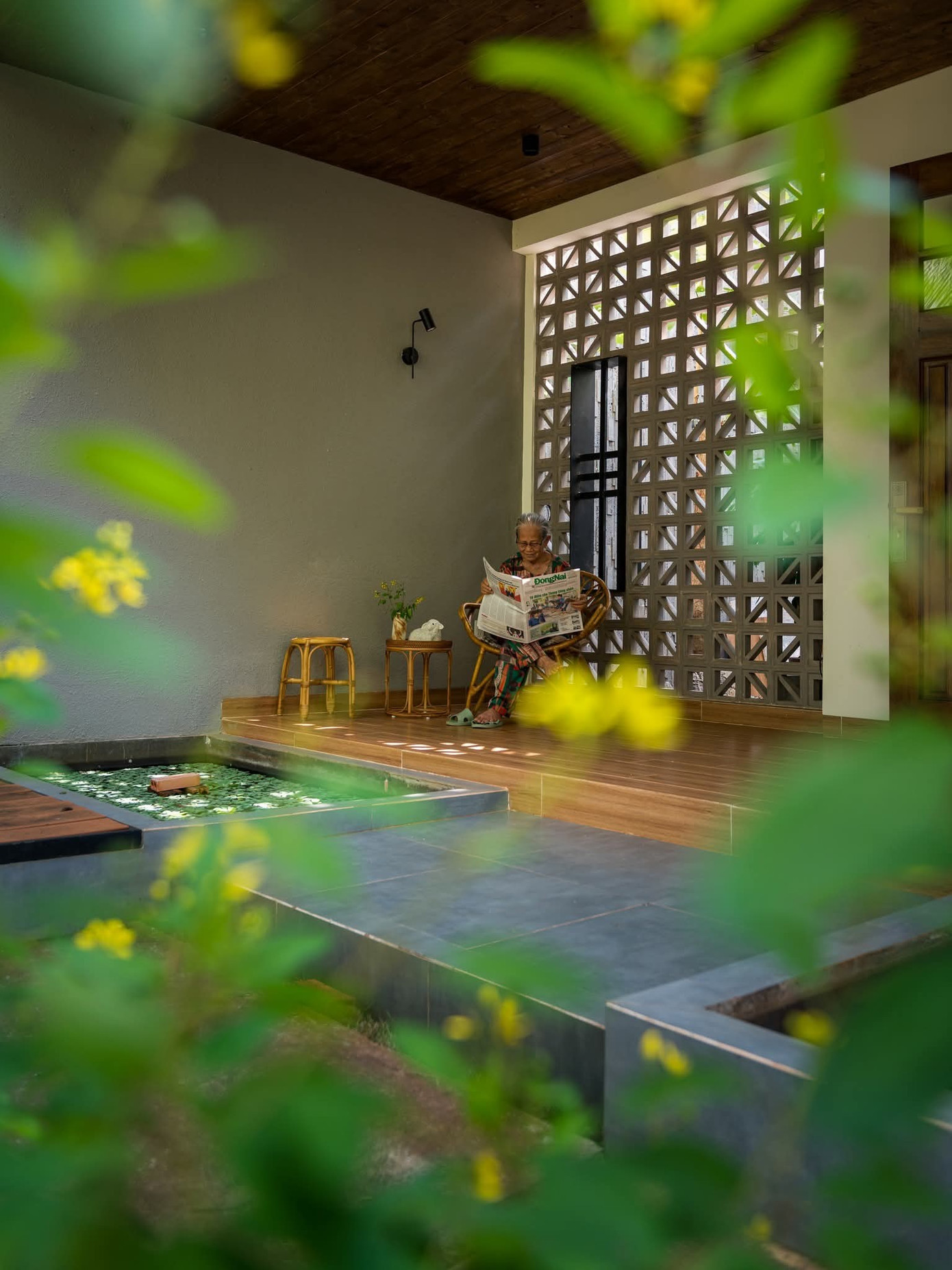 Thiết kế ngôi nhà 80m2 đầy ắp 'ký ức' con gái tặng mẹ- Ảnh 5. Thiết kế ngôi nhà 80m2 đầy ắp 'ký ức' con gái tặng mẹ- Ảnh 5.
