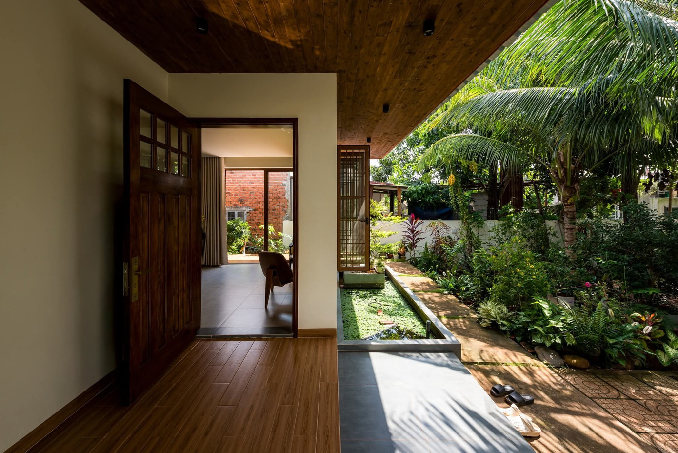 Thiết kế ngôi nhà 80m2 đầy ắp 'ký ức' con gái tặng mẹ- Ảnh 6. Thiết kế ngôi nhà 80m2 đầy ắp 'ký ức' con gái tặng mẹ- Ảnh 6.