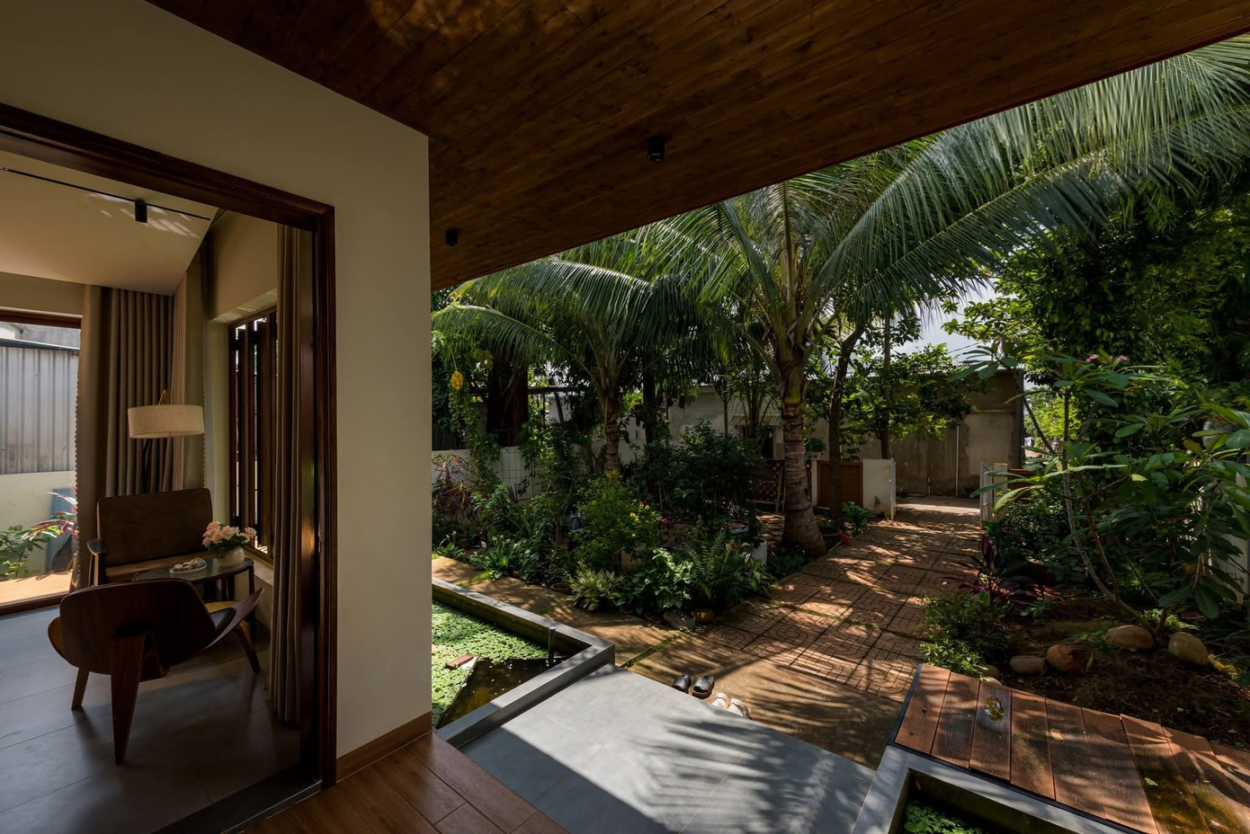 Thiết kế ngôi nhà 80m2 đầy ắp 'ký ức' con gái tặng mẹ- Ảnh 3. Thiết kế ngôi nhà 80m2 đầy ắp 'ký ức' con gái tặng mẹ- Ảnh 3.